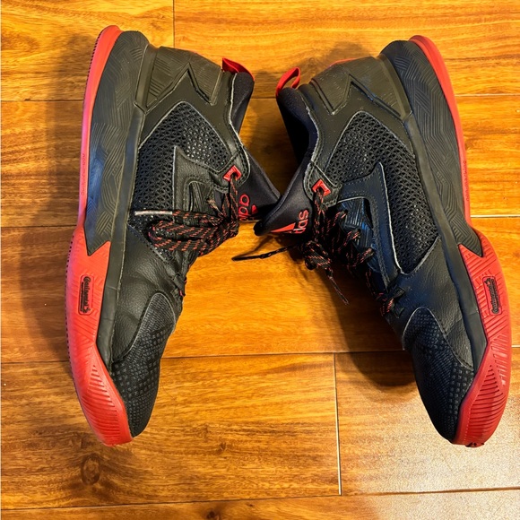 Damian Lillard Adidas Basketball Sneakers - Picture 2 of 6